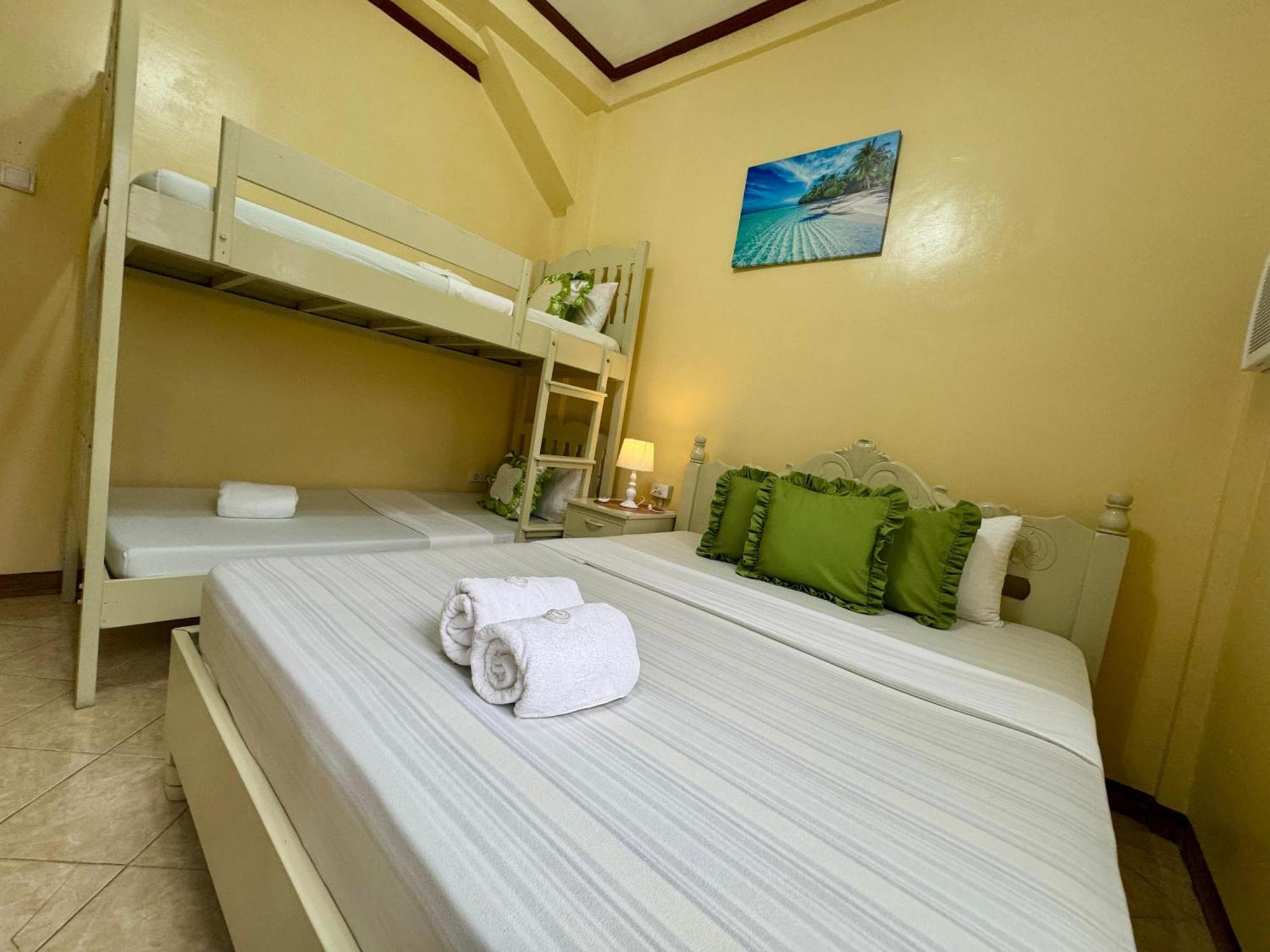 Ocean Breeze Inn Manoc-Manoc Habitación foto
